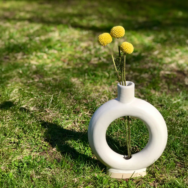 Vertical Donut Vase in Matte White