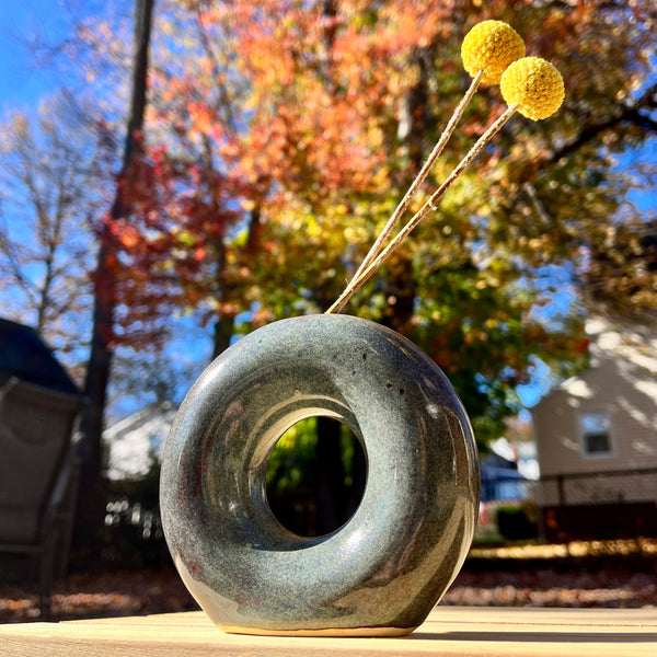 Donut Vase in Iron Lustre